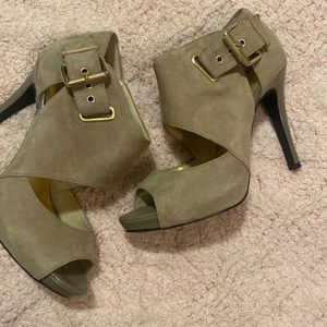 Tan Nine West heels